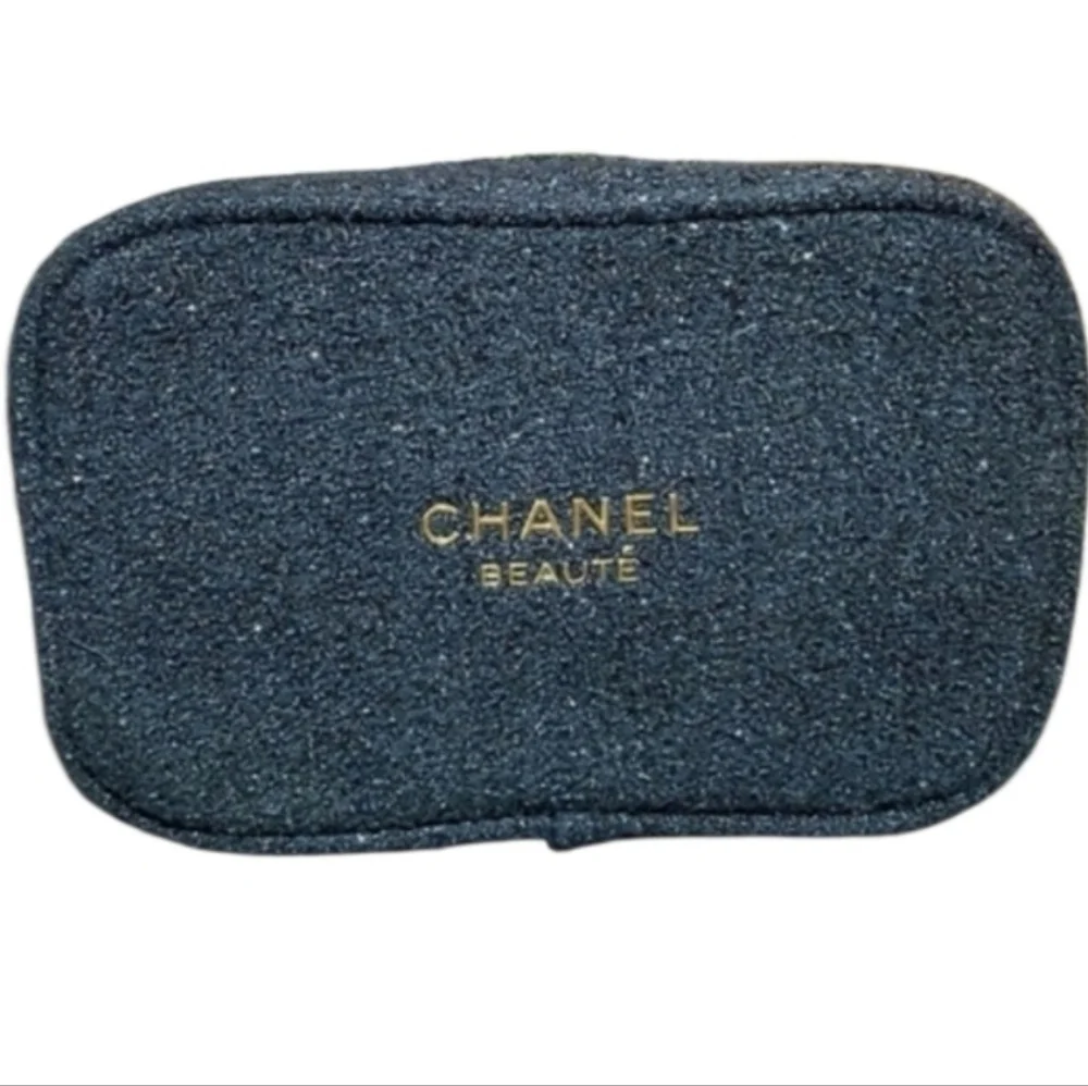 NIB Navy Textured Zip Pouch with Gold Charm | Chanel Beauté